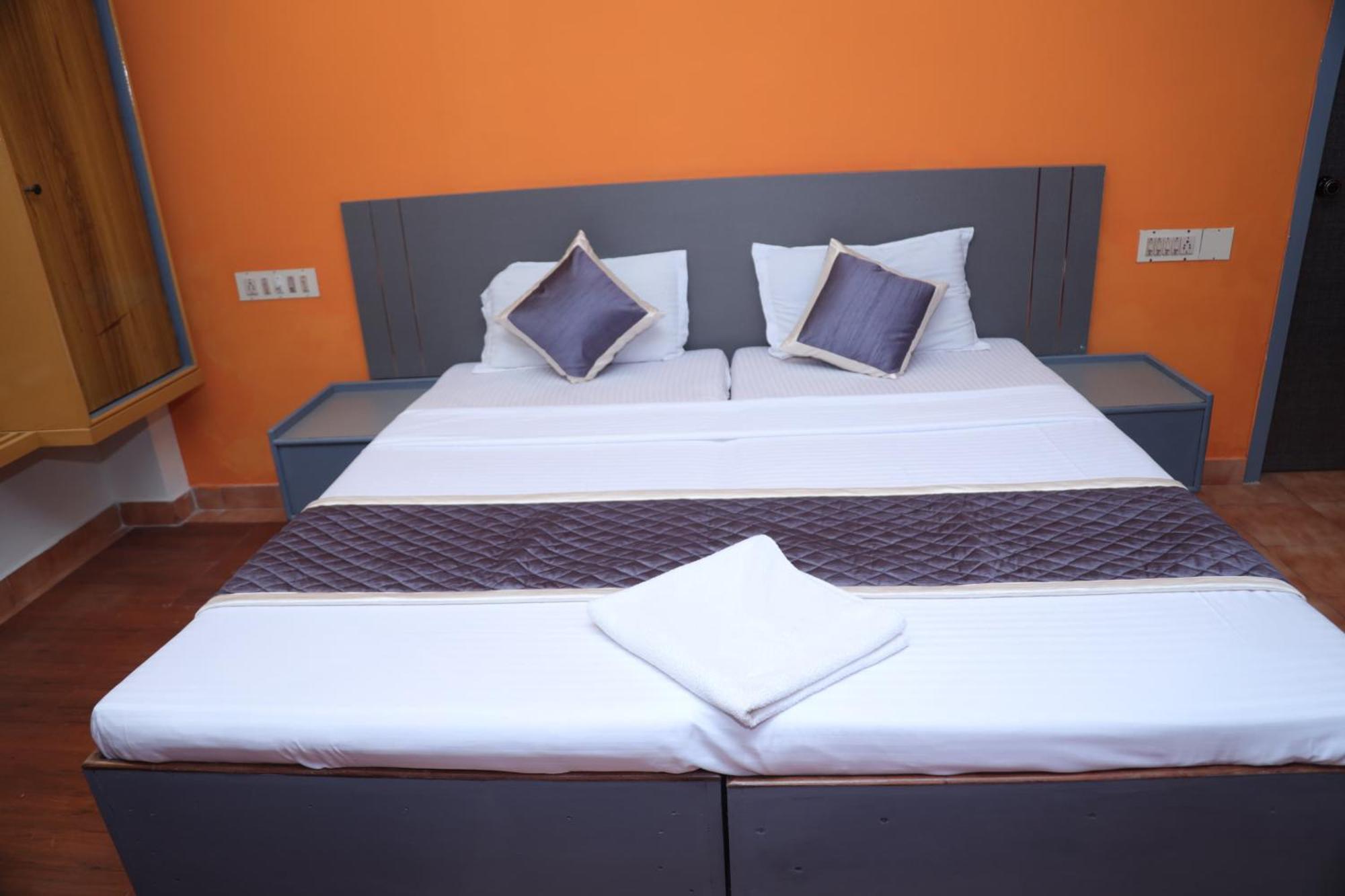 Grand Harmony Beach Resort Kovalam Bagian luar foto