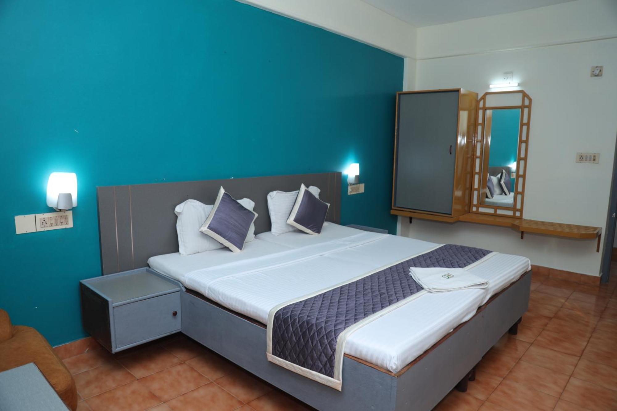 Grand Harmony Beach Resort Kovalam Bagian luar foto