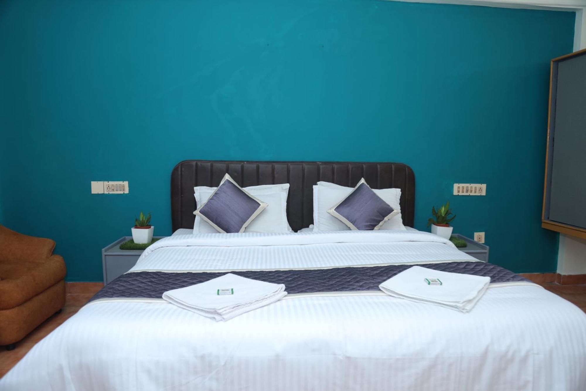 Grand Harmony Beach Resort Kovalam Bagian luar foto