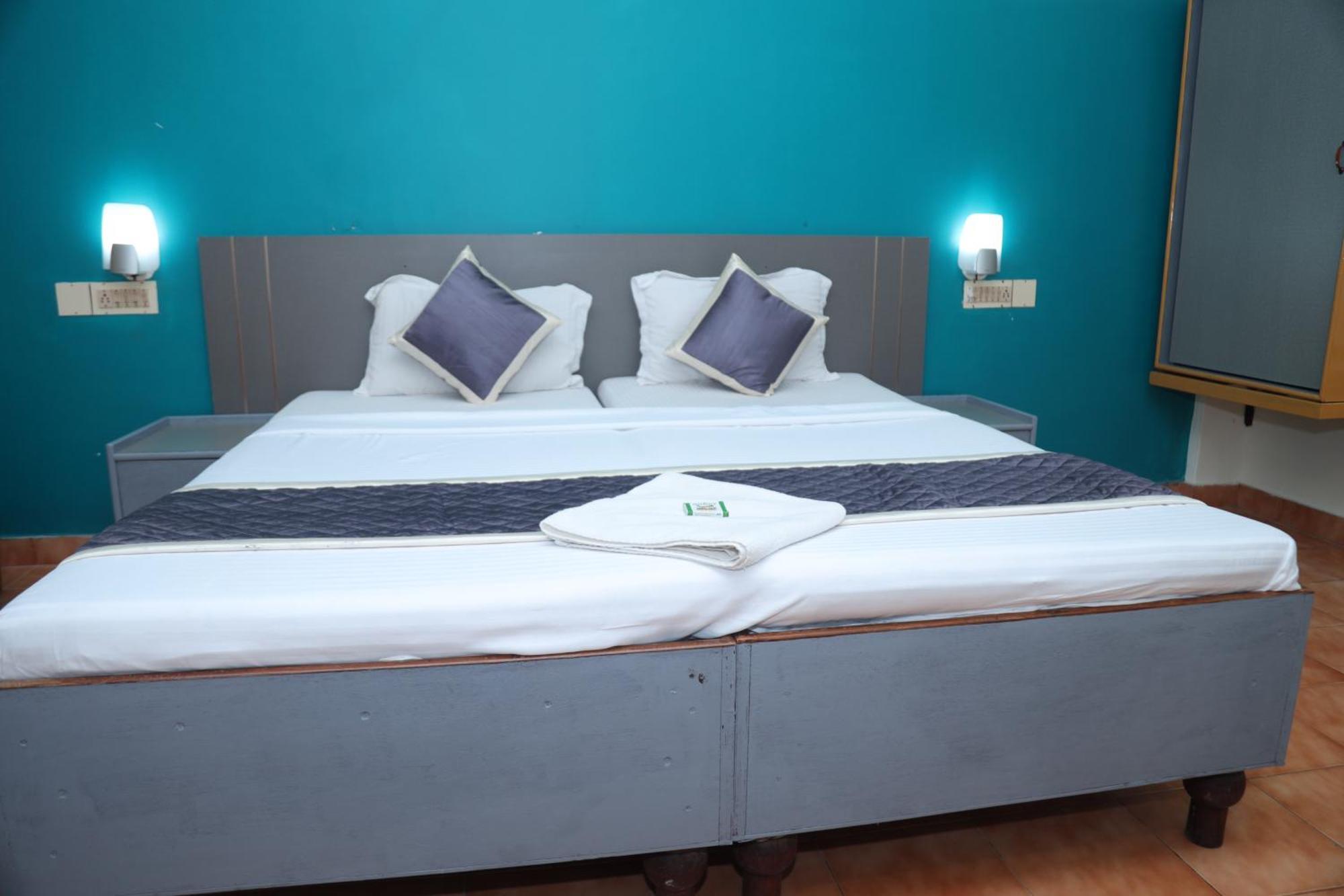 Grand Harmony Beach Resort Kovalam Bagian luar foto